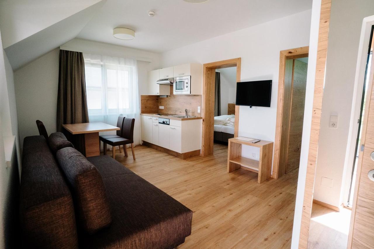 Apartmenthaus Strasswirt De Luxe Tröpolach Exterior foto